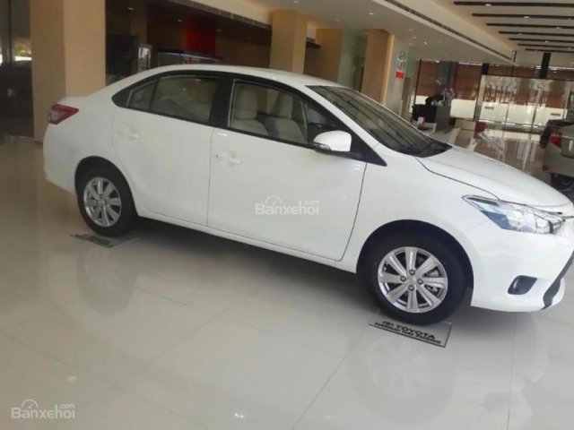 Bán Toyota Vios 1.5E đời 2018, màu trắng giá cạnh tranh