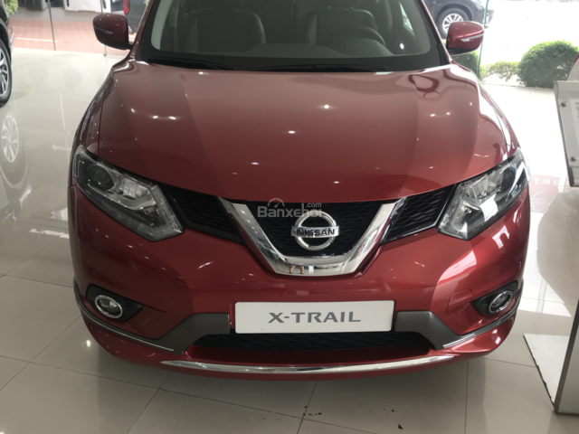 Bán Nissan X trail 2.0 SL Premium R Năm 2018 màu đỏ, giá 910 triệu. Xe giao ngay0