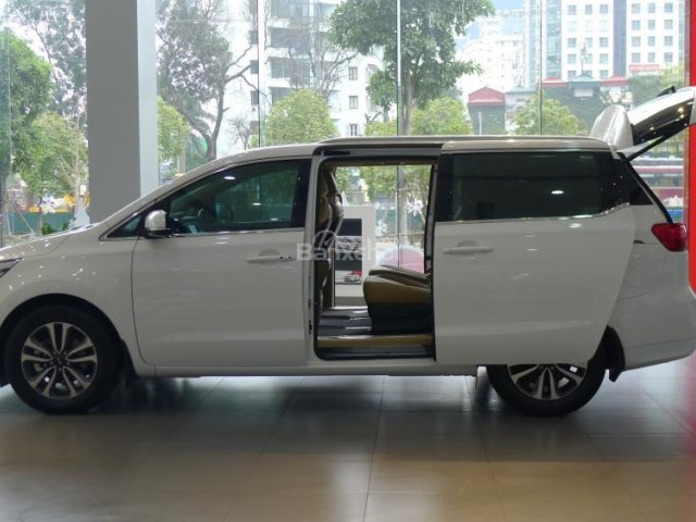 Khuyến mại giá sốc cho dòng Kia Sedona máy dầu 2018 trong tháng 5. LH: 0986530504 để nhận báo giá và phụ kiện miễn phí