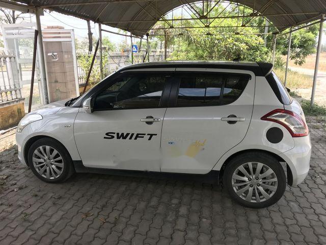 Cần bán xe Suzuki Swift năm sản xuất 2016, hai màu