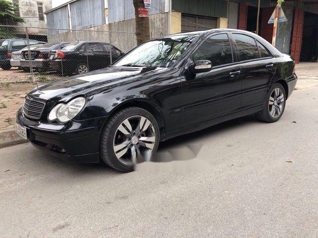 Cần bán gấp Mercedes sản xuất năm 2003, màu đen chính chủ, giá chỉ 215 triệu0