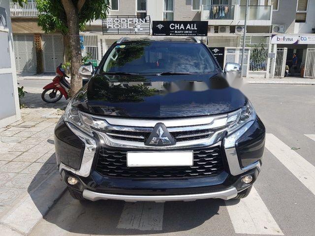 Bán xe Mitsubishi Pajero Sport 3.0 V6 đời 2018, màu đen, giá tốt