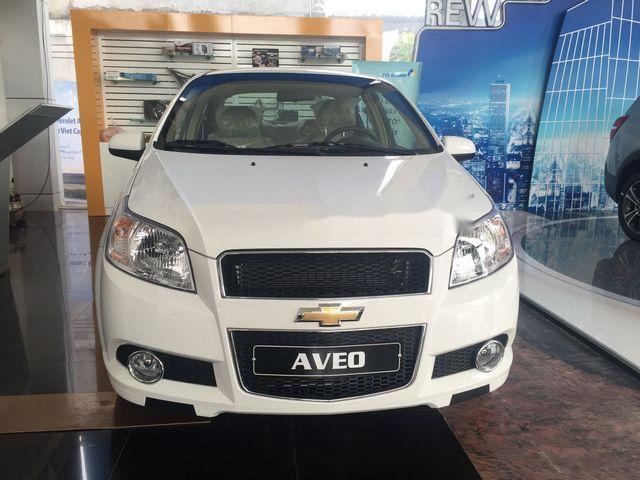 Bán ô tô Chevrolet Aveo năm sản xuất 2017, màu trắng, giá tốt 