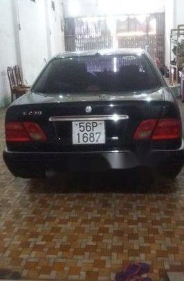 Bán Mercedes E230 năm 1996, màu đen