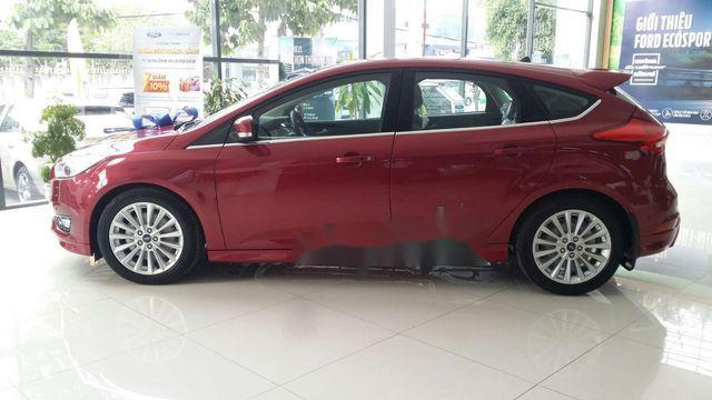 Bán ô tô Ford Focus năm sản xuất 2018, màu đỏ 