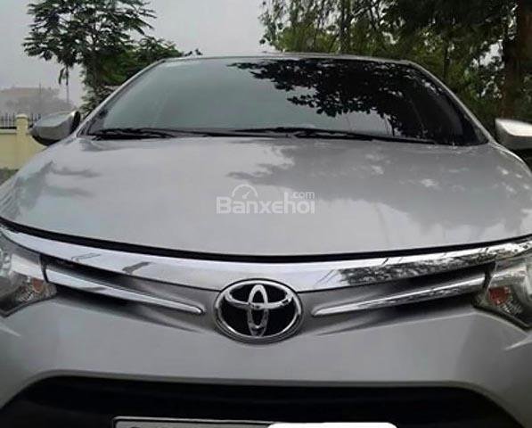 Cần bán xe Toyota Vios J 2014, màu bạc