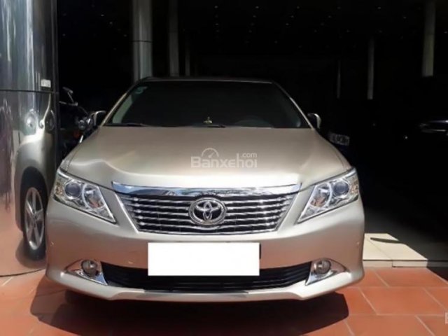 Bán ô tô Toyota Camry 2.5Q đời 2013, màu vàng chính chủ, giá tốt