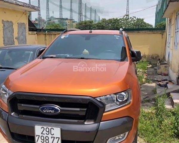 Cần bán gấp Ford Ranger Wildtrack 2017, màu vàng