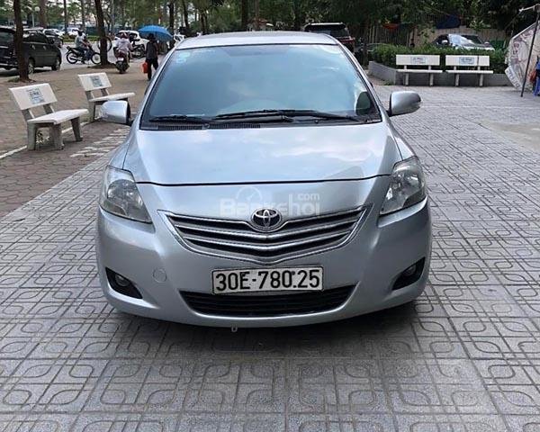 Cần bán xe Toyota Vios 1.5MT đời 2010, màu bạc, giá tốt