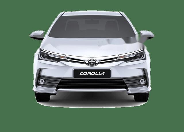 Bán Toyota Corolla altis năm sản xuất 2018, màu bạc 