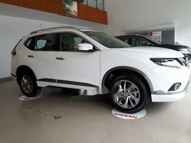 Cần bán Nissan X trail đời 2018, màu trắng, 928 triệu