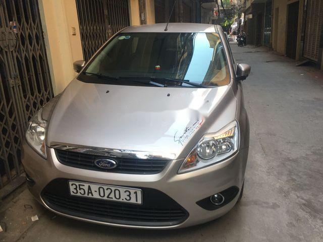 Bán xe Ford Focus sản xuất năm 2013, màu bạc