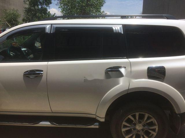 Bán Mitsubishi Pajero năm 2016, màu trắng 