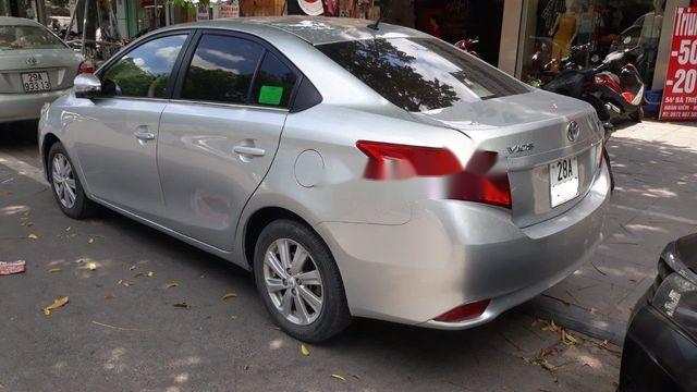 Chính chủ bán Toyota Vios E năm 2015, màu bạc 