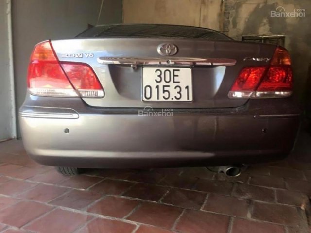 Cần bán Toyota Camry 3.0V 2005, màu xám