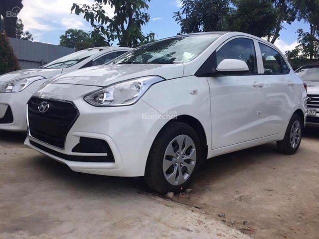 Bán ô tô Hyundai Grand i10 1.2 MT Base đời 2018, màu trắng, giá tốt