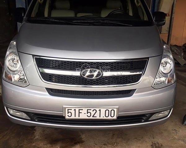 Cần bán xe Hyundai Grand Starex 2.5 MT đời 2015, màu bạc, xe nhập còn mới