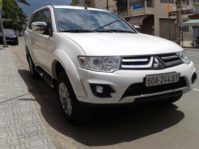 Cần bán gấp Mitsubishi Pajero Sport Diesel đời 2015, màu trắng