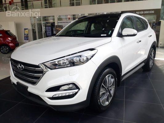 Bán xe Hyundai Tucson đời 2018, màu trắng, giá cạnh tranh