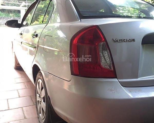 Cần bán lại xe Hyundai Verna 2008, màu bạc, xe nhập