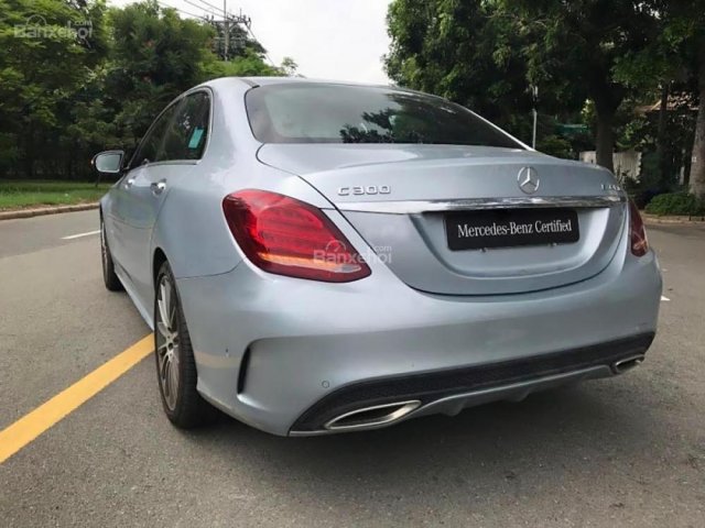 Mercedes-Benz Phú Mỹ Hưng cần bán lại xe Mercedes C300 AMG 2017, màu bạc như mới