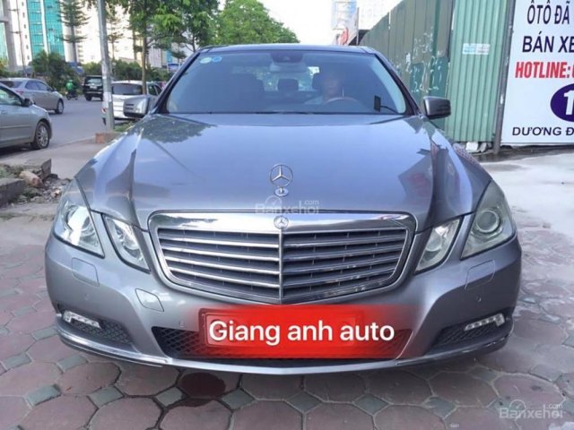 Bán ô tô Mercedes E300 2010, màu xám, nhập khẩu, giá 820tr