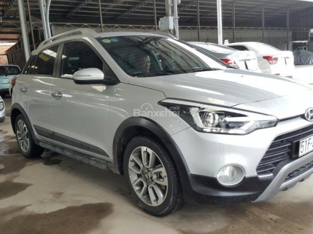 Bán Hyundai I20 Active 1.4AT màu bạc, số tự động, nhập Ấn Độ 2015, biển Sài Gòn