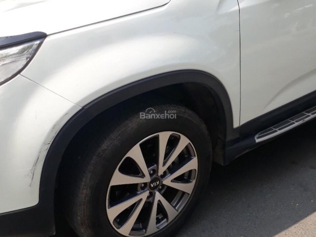 Bán xe Kia Sorento màu trắng, sản xuất 2015