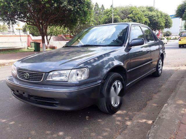 Bán ô tô Toyota Corolla năm sản xuất 2001, màu xám