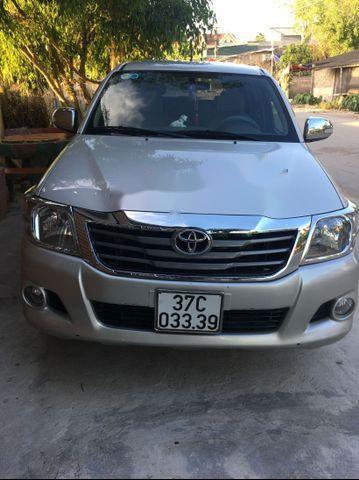 Cần bán lại xe Toyota Hilux 2012, giá chỉ 405 triệu