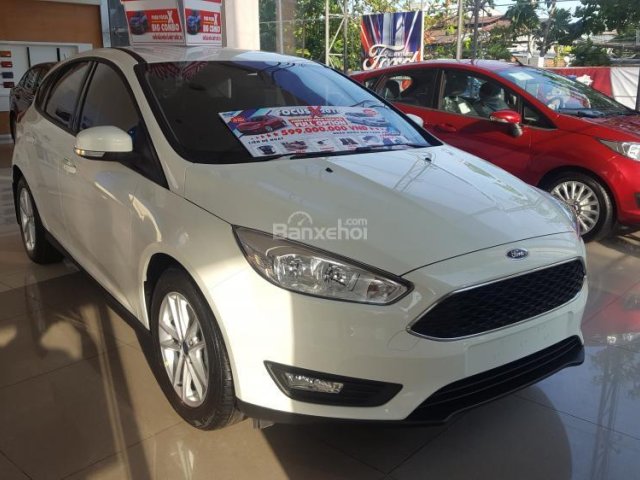 Ford Focus 2018 trả trước 120tr nhận xe, tặng gói phụ kiện DVD, camera, ghế da, film 3M, BHVC