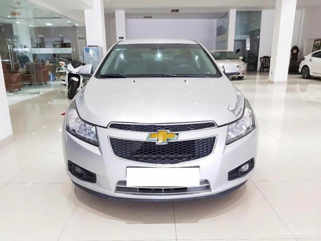 Cần bán xe Chevrolet Cruze sản xuất năm 2011, màu bạc, giá tốt