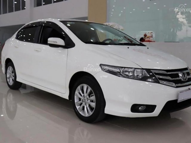 Cần bán gấp Honda City 1.5 AT đời 2013, màu trắng 
