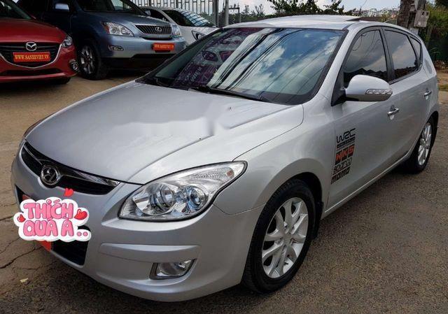 Cần bán gấp Hyundai i30 2009, màu bạc, nhập khẩu xe gia đình, giá tốt