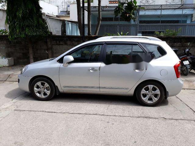 Bán xe Kia Carens 2016, màu bạc giá cạnh tranh