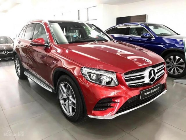 Bán xe Mercedes GLC 300 năm 2018, màu đỏ