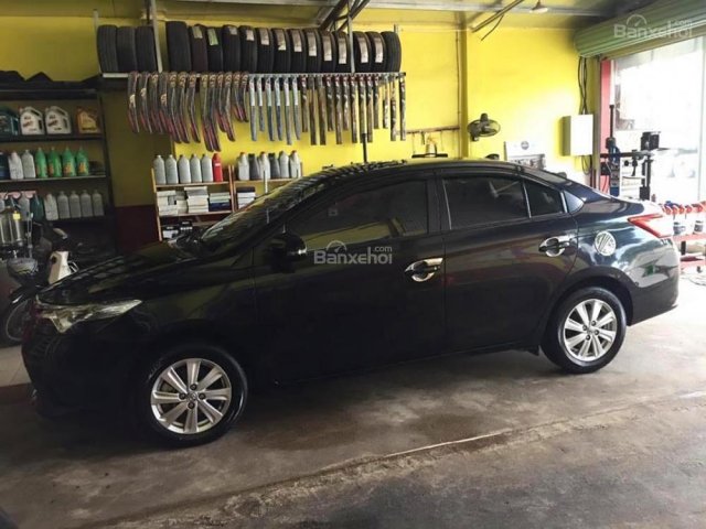 Bán Toyota Vios sản xuất 2017, màu đen, giá chỉ 555 triệu