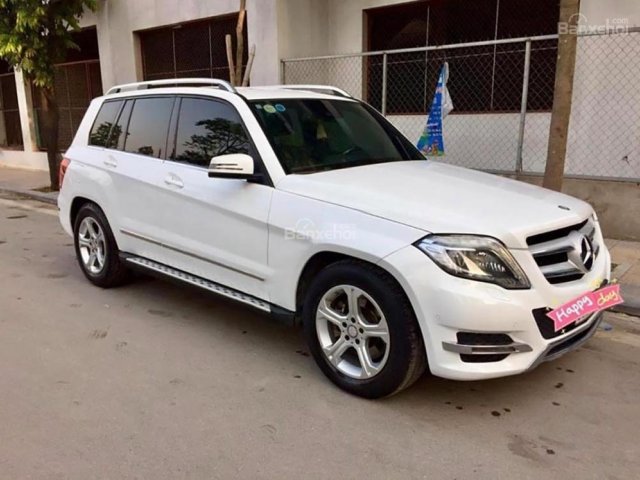 Cần bán lại xe Mercedes 250 4Matic đời 2014, màu trắng