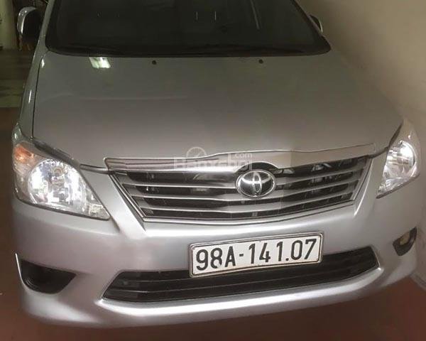 Cần bán Toyota Innova năm 2012, màu bạc, 535 triệu