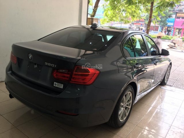 Bán xe BMW 320i đời 2012 màu ghi xanh, xe nhập Đức, giá tốt