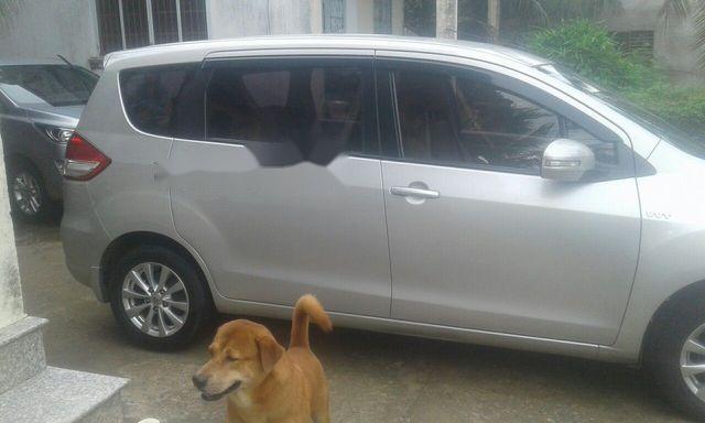 Cần bán Suzuki Ertiga đời 2015, màu bạc giá cạnh tranh