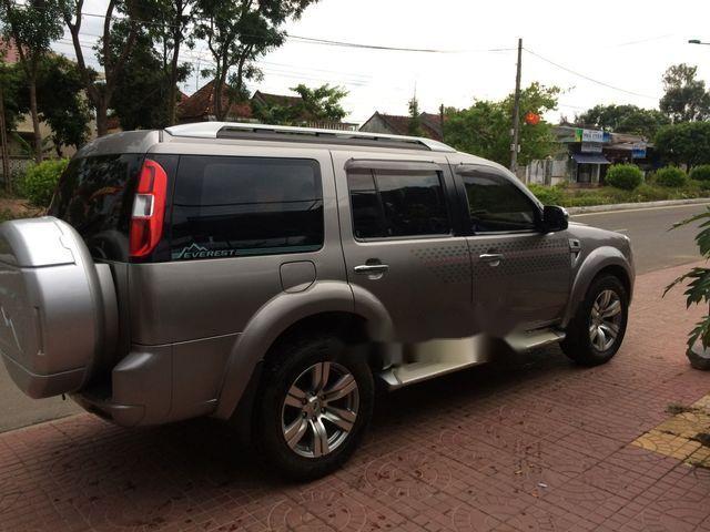 Cần bán lại xe Ford Everest đời 2010 giá cạnh tranh0