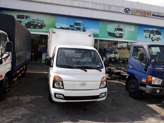 Bán Hyundai H150 1.5 tấn_thùng composit màu trắng