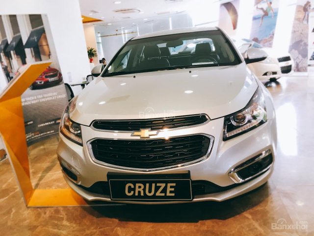 Bán xe Chevrolet Cruze 2018 mới. Khuyến mãi bộ phụ kiện chính hãng - Hỗ trợ mua xe trả góp