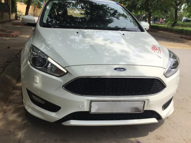 Cần bán Ford Focus Ecoboost đời 2016, màu trắng