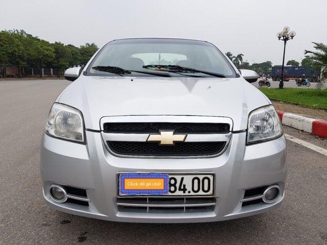 Cần bán Chevrolet Aveo sản xuất 2011, màu bạc, giá chỉ 232 triệu