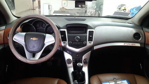 Cần bán lại xe Chevrolet Cruze MT đời 2011 số sàn, giá tốt