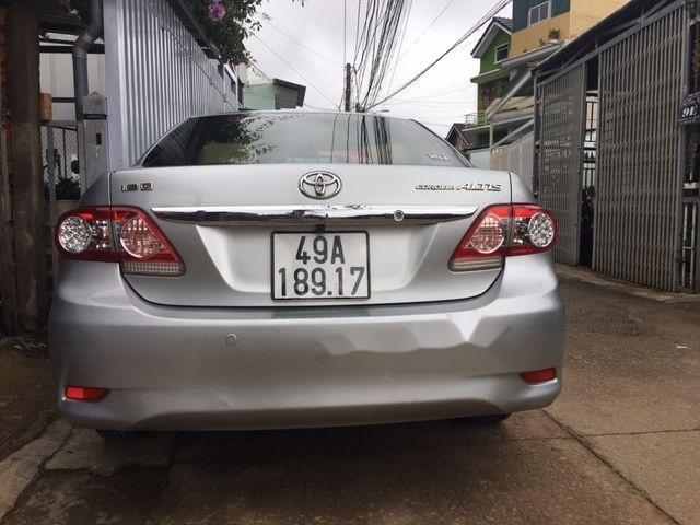 Bán Toyota Corolla Altis đời 2011, màu bạc, giá tốt