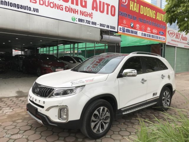 Bán Kia Sorento xăng full năm 2017, màu trắng