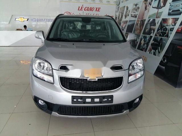 Bán Chevrolet Orlando LT năm 2017, màu bạc, 579 triệu